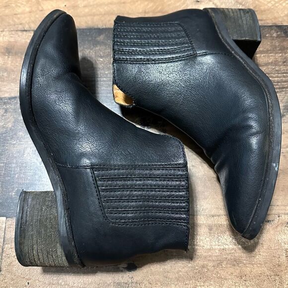 Madewell Joni Ankle Boot - Picture 2 of 9